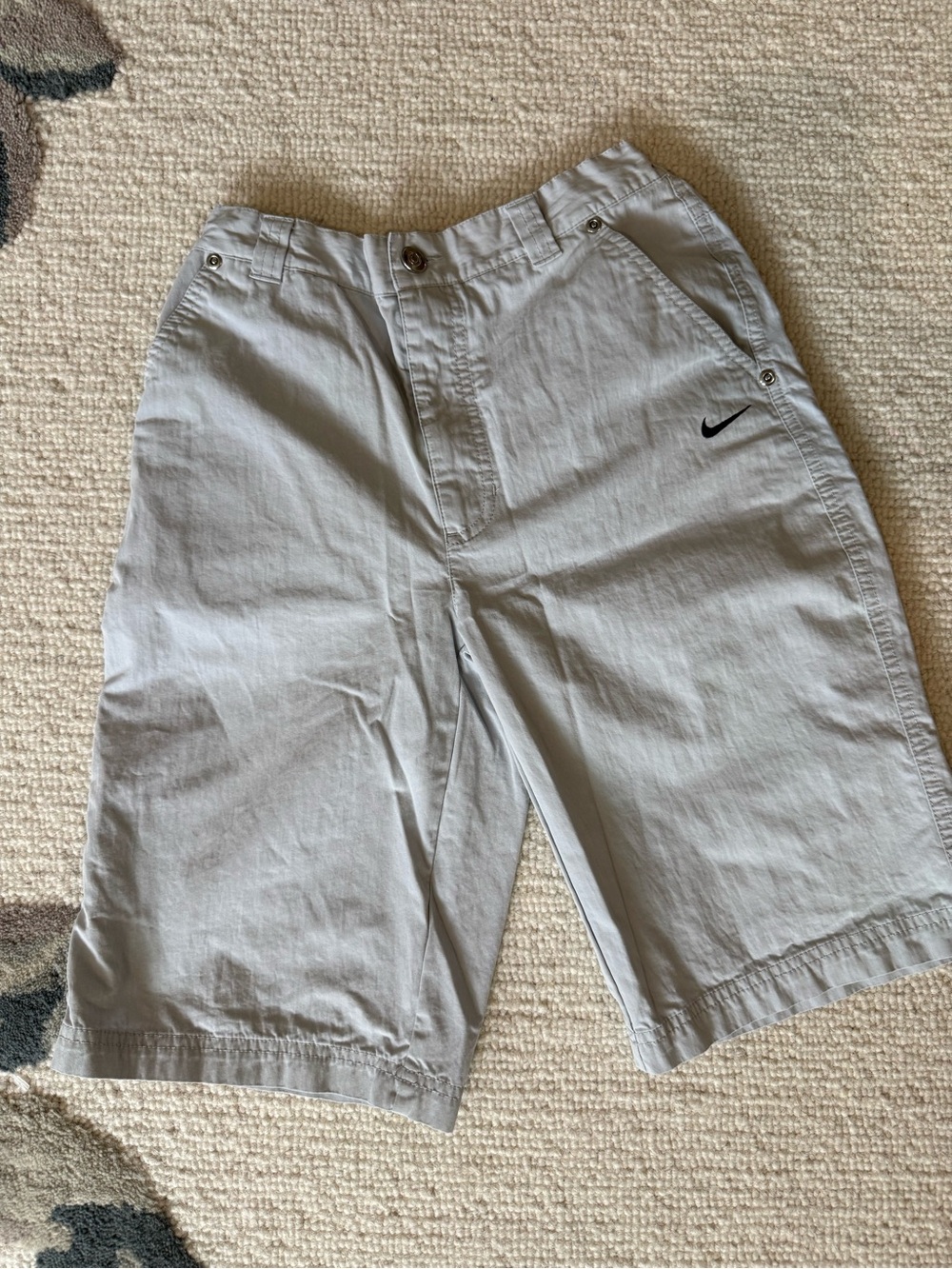 Boy’s Vintage Nike Cargo Shorts Light Grey  Size 12 M Excellent Condition